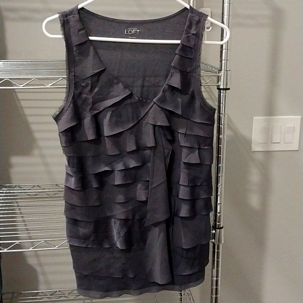 Loft Ruffle Front Top Euc